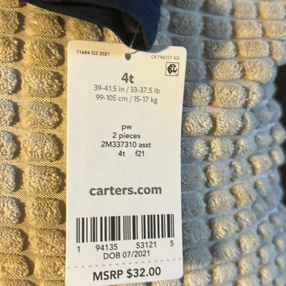 Carters 2 piece set never worn. - Picture 4 of 4